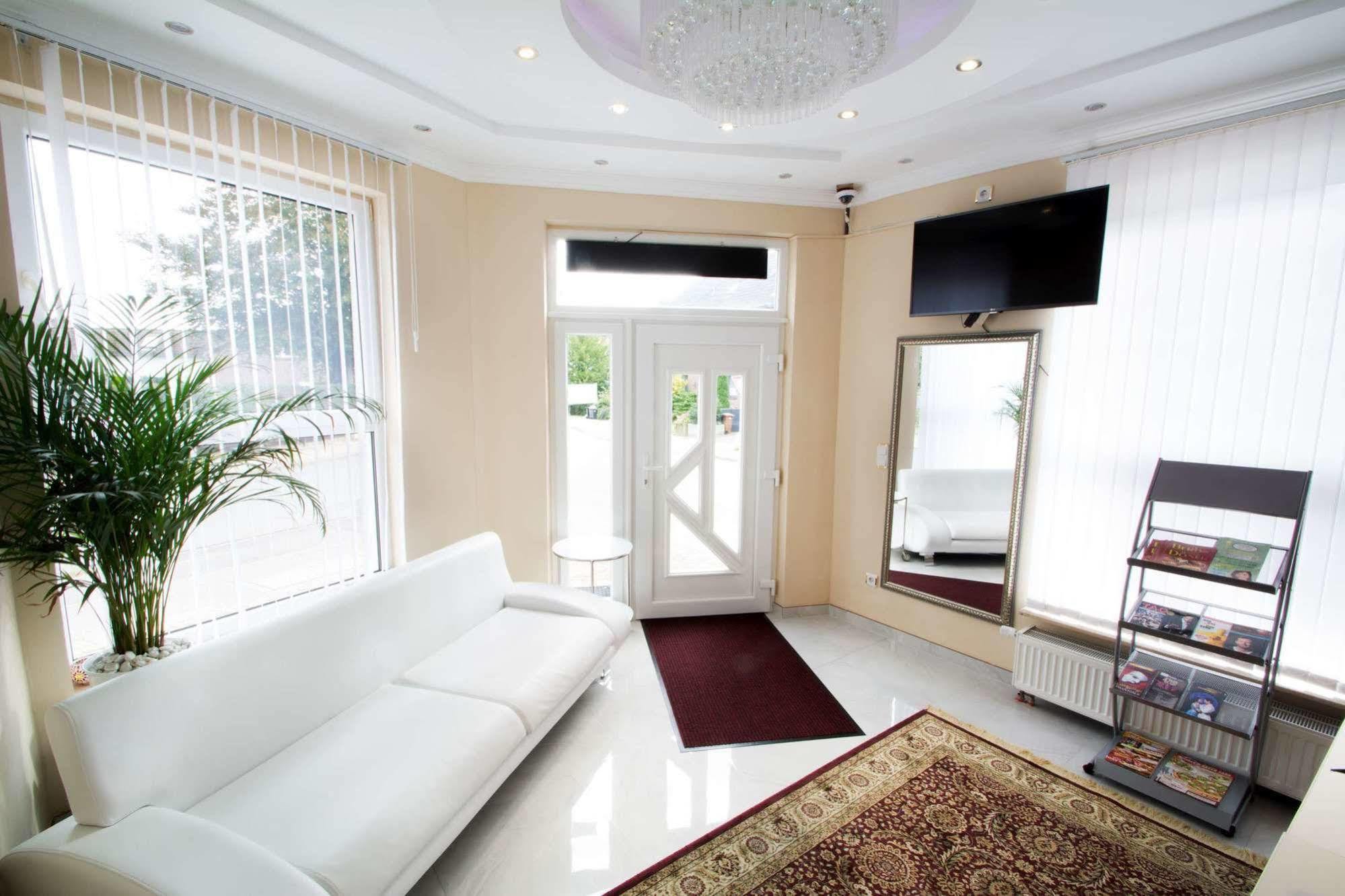 C&S Hotel Пиннеберг Экстерьер фото